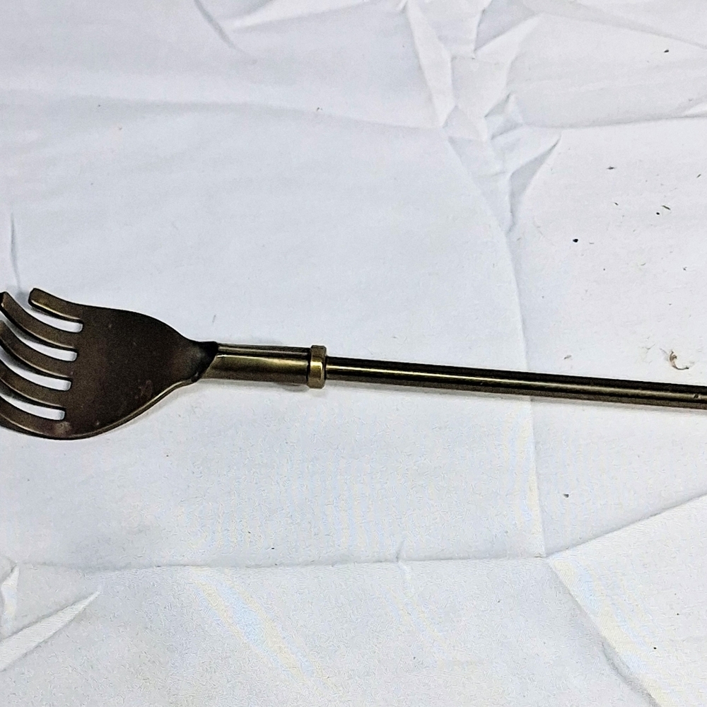 Vintage Solid Brass Collectible 22" Long Hand-Shaped Backscratcher and Shoehorn - Picture 5 of 7